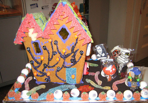 halloween gingerbread house