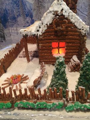 Gingerbread Log Cabin 2017: Side