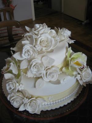 cake and flowers